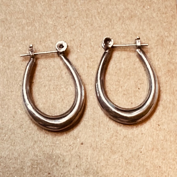 925 Sterling Silver Oval Hoop Earrings Top Bar Snap EUC - Picture 1 of 13